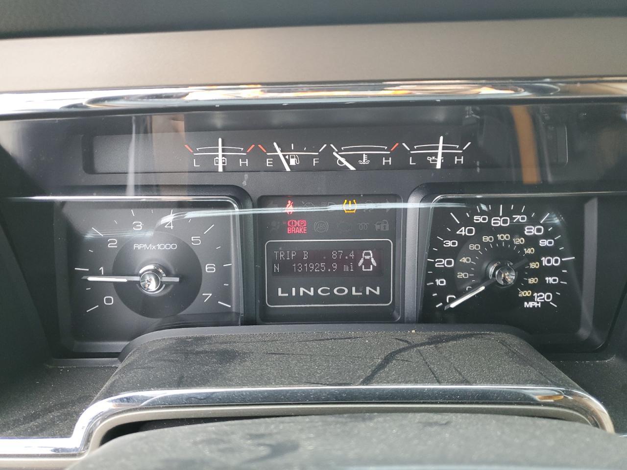 2011 LINCOLN Navigator