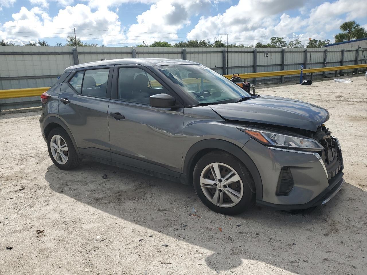 2021 NISSAN KICKS