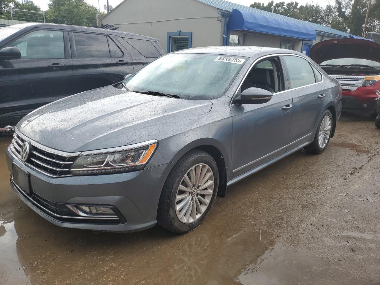 2016 VOLKSWAGEN Passat