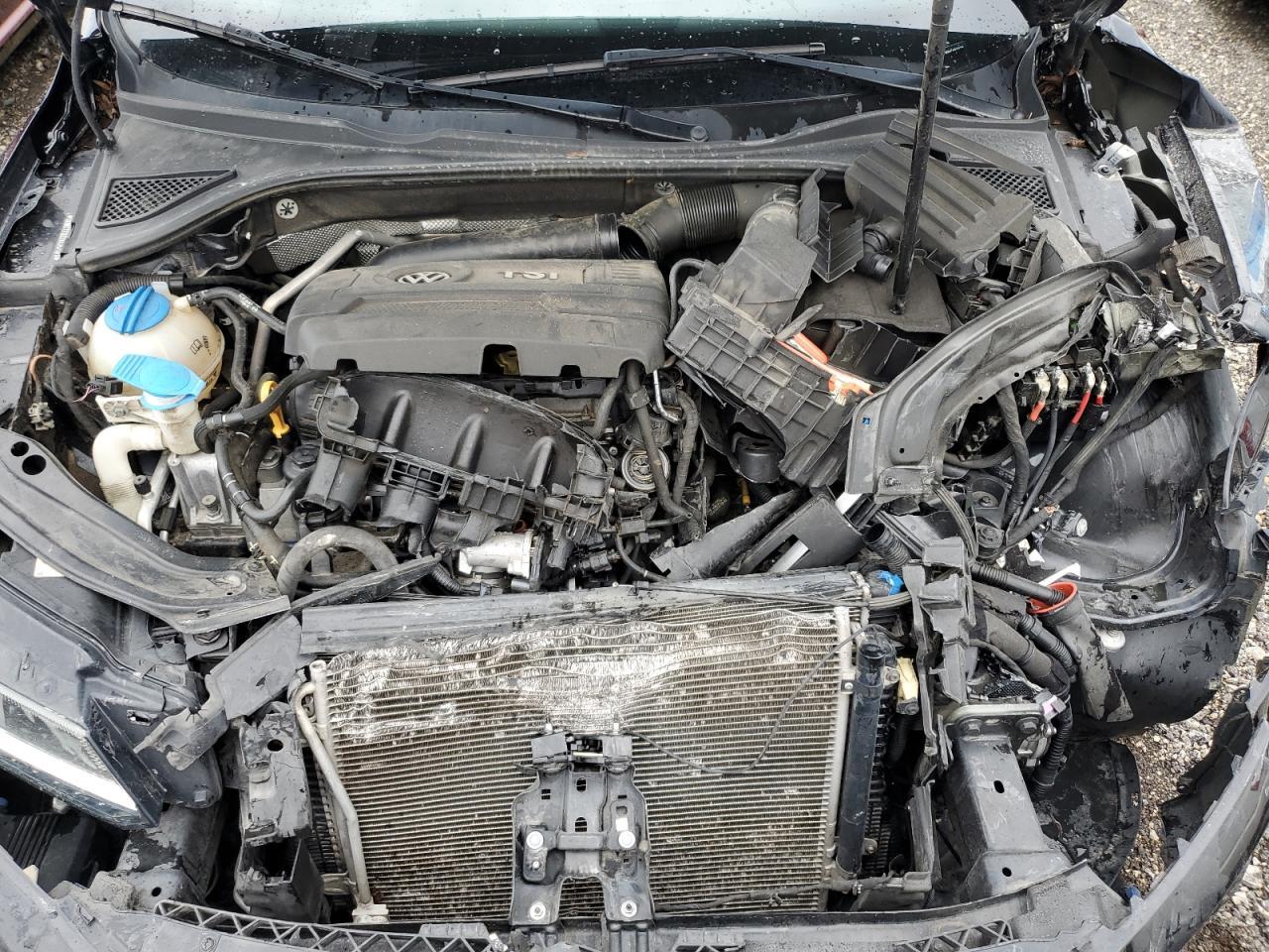 2017 VOLKSWAGEN Passat