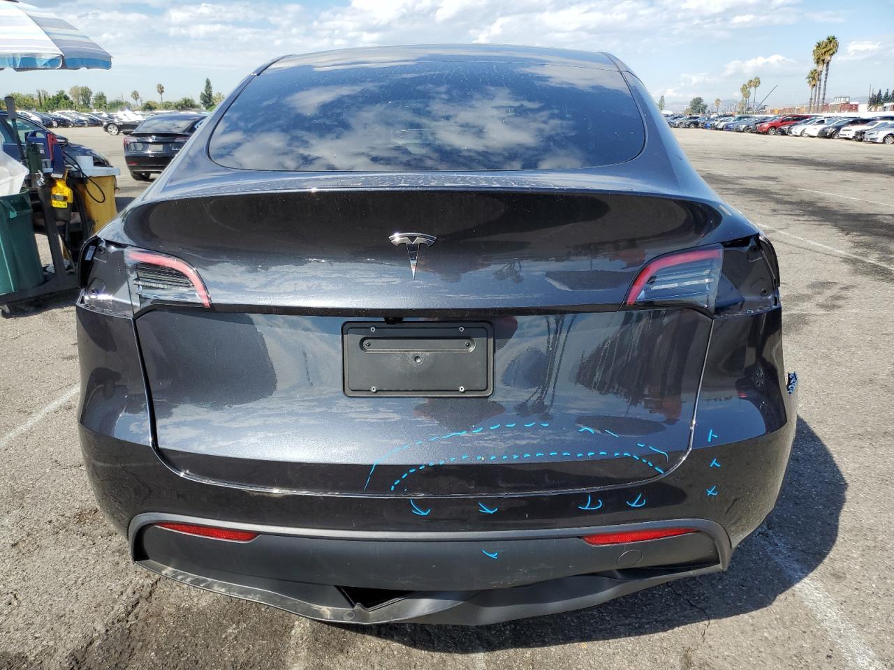 2025 TESLA MODEL Y