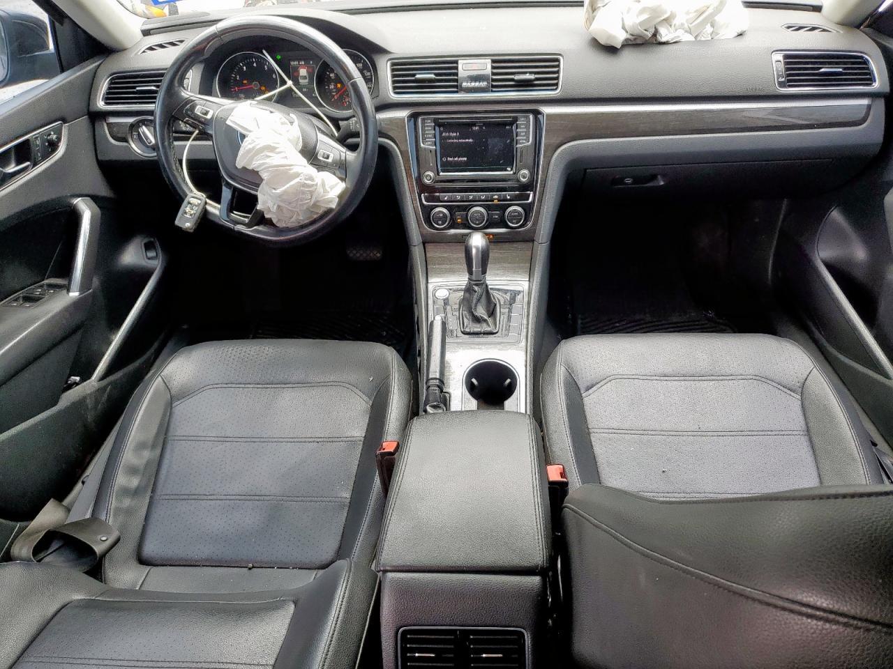 2018 VOLKSWAGEN Passat