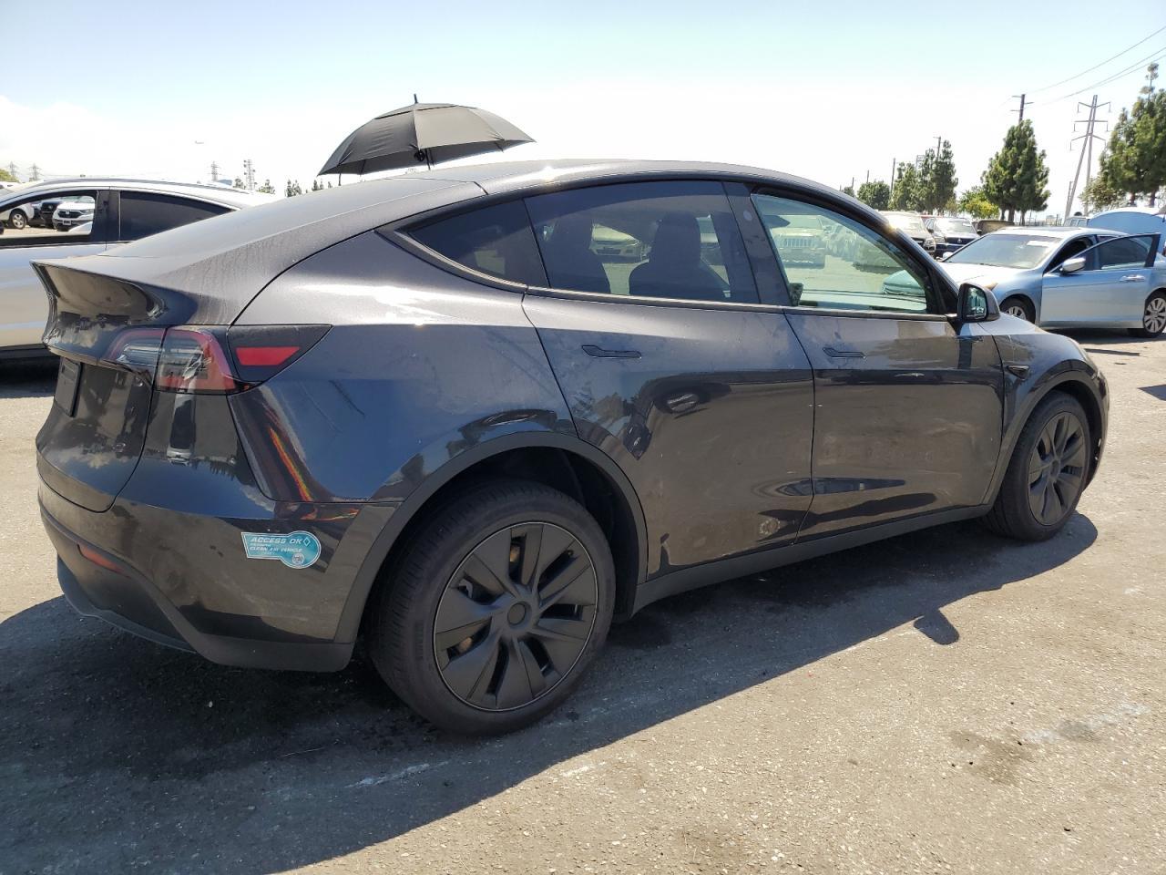 2025 TESLA MODEL Y