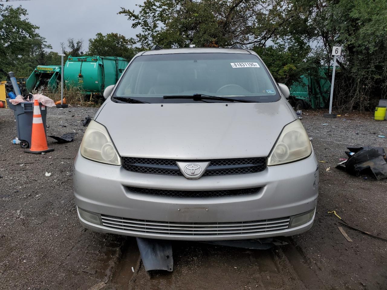 2005 TOYOTA SIENNA
