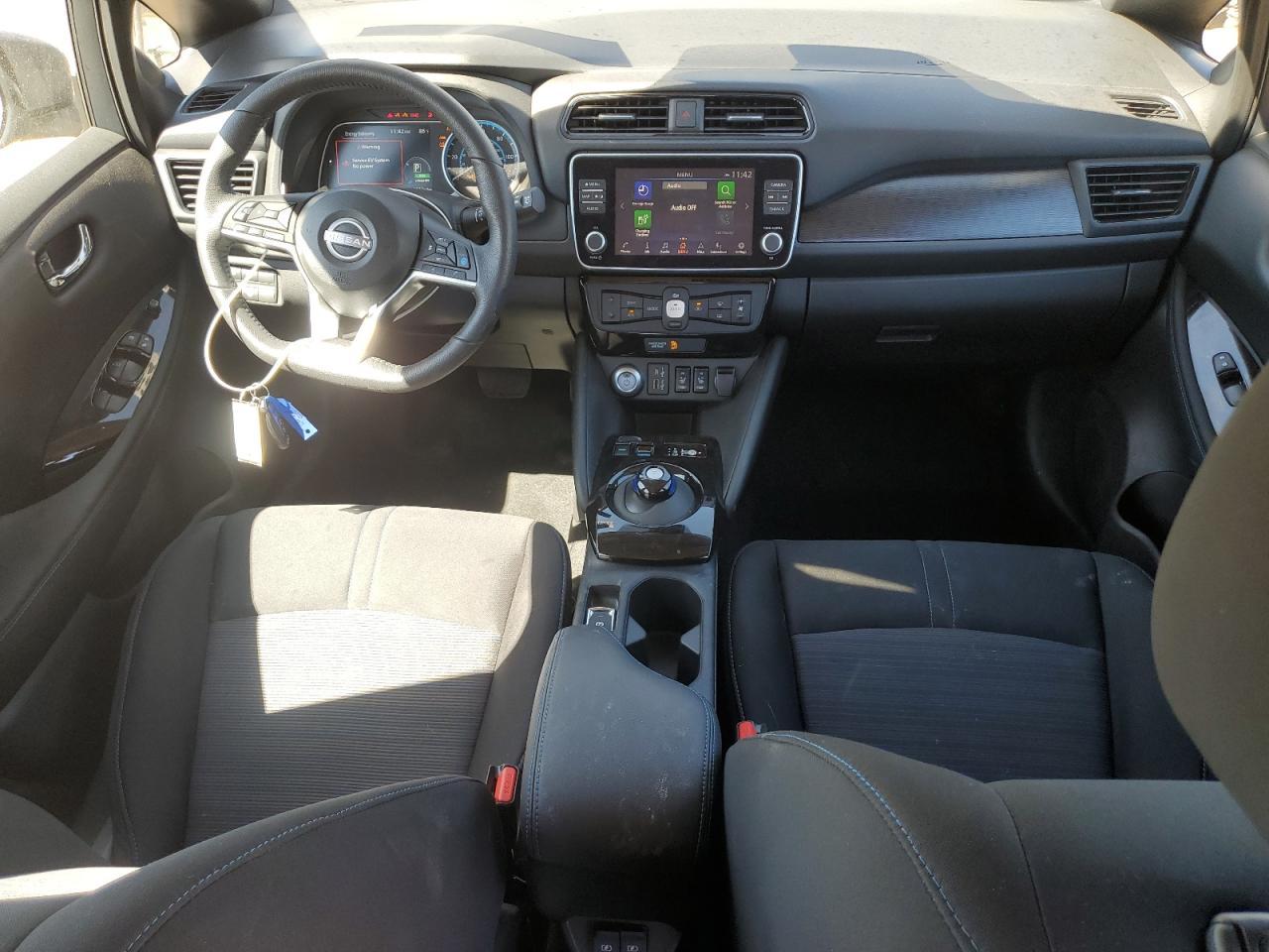 2025 NISSAN LEAF