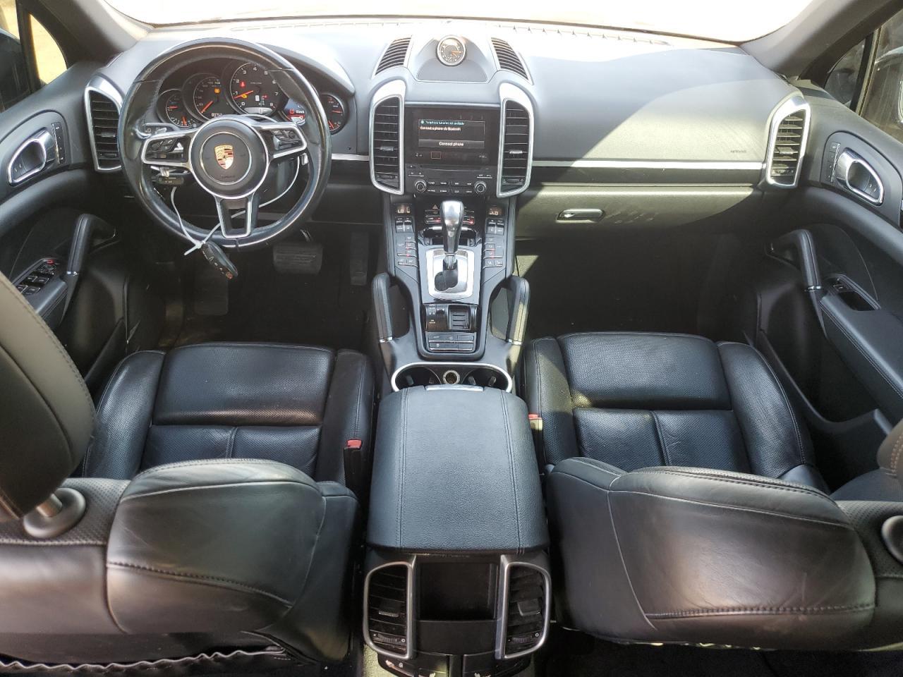 2017 PORSCHE CAYENNE