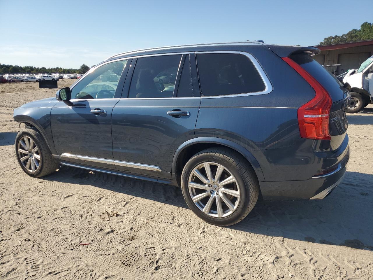 2019 VOLVO XC90