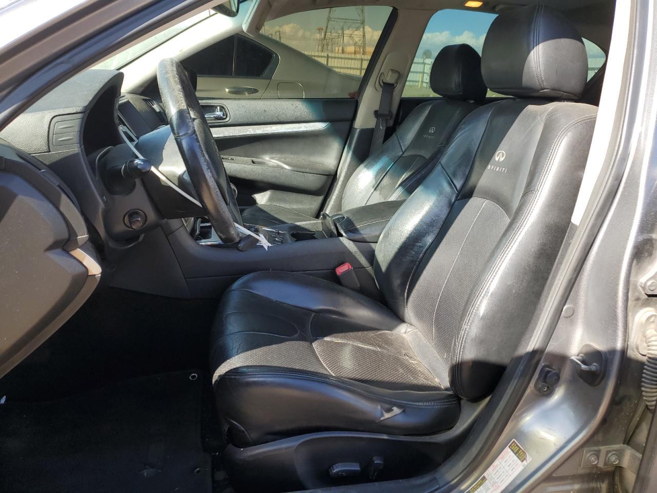 2011 INFINITI G37