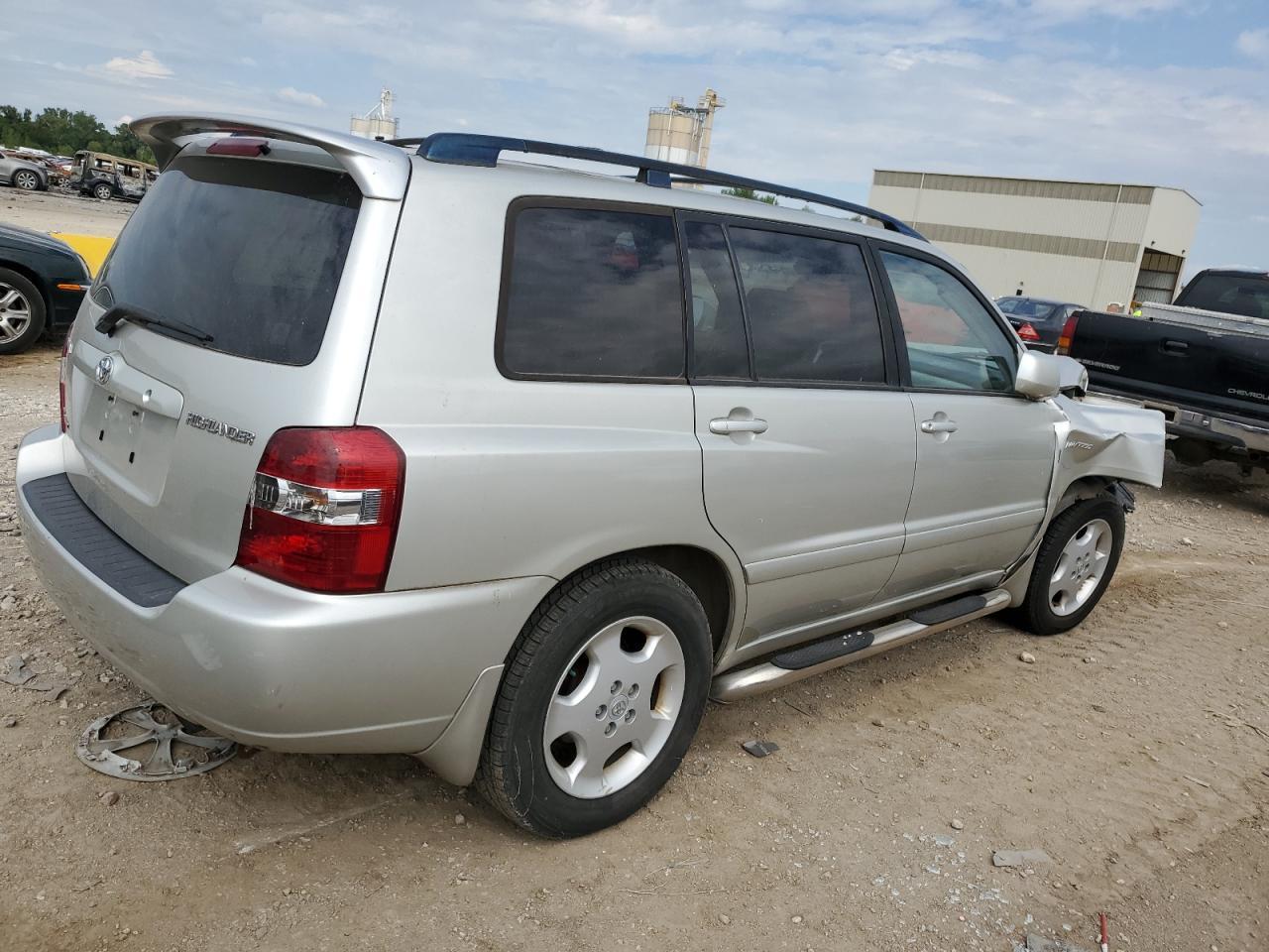 2005 TOYOTA HIGHLANDER
