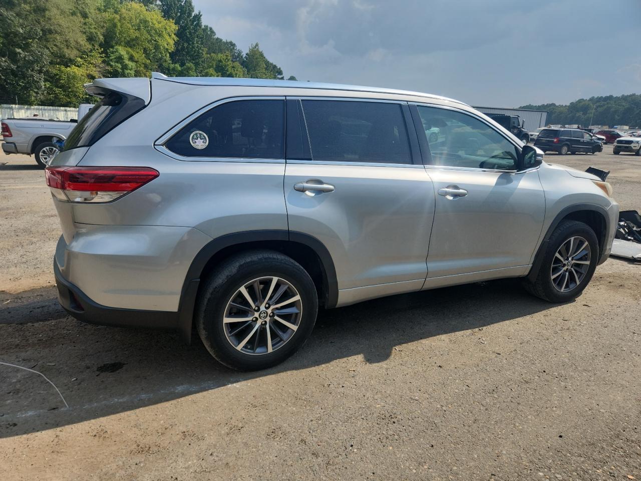 2017 TOYOTA HIGHLANDER