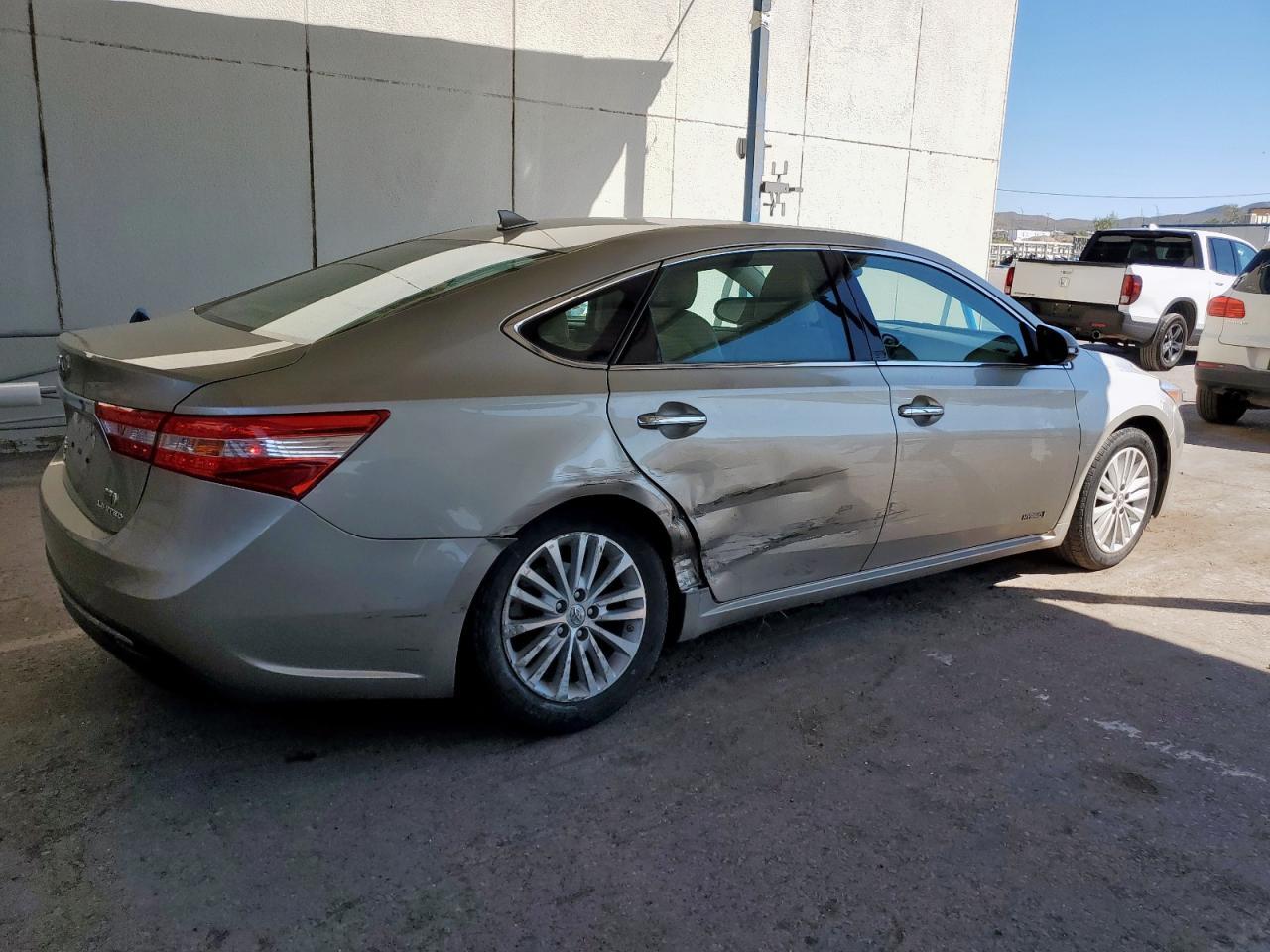 2014 TOYOTA Avalon