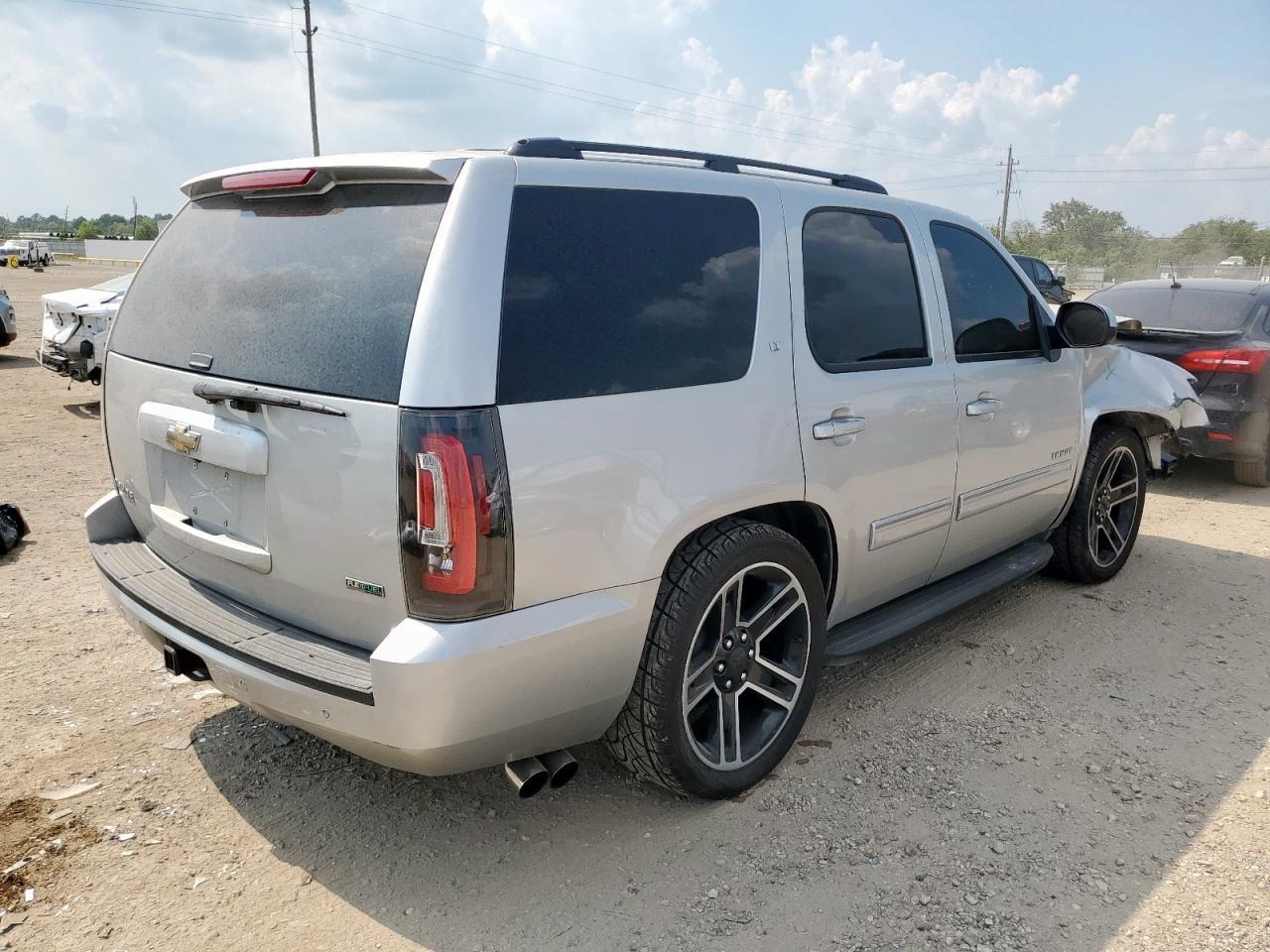 2011 CHEVROLET Tahoe