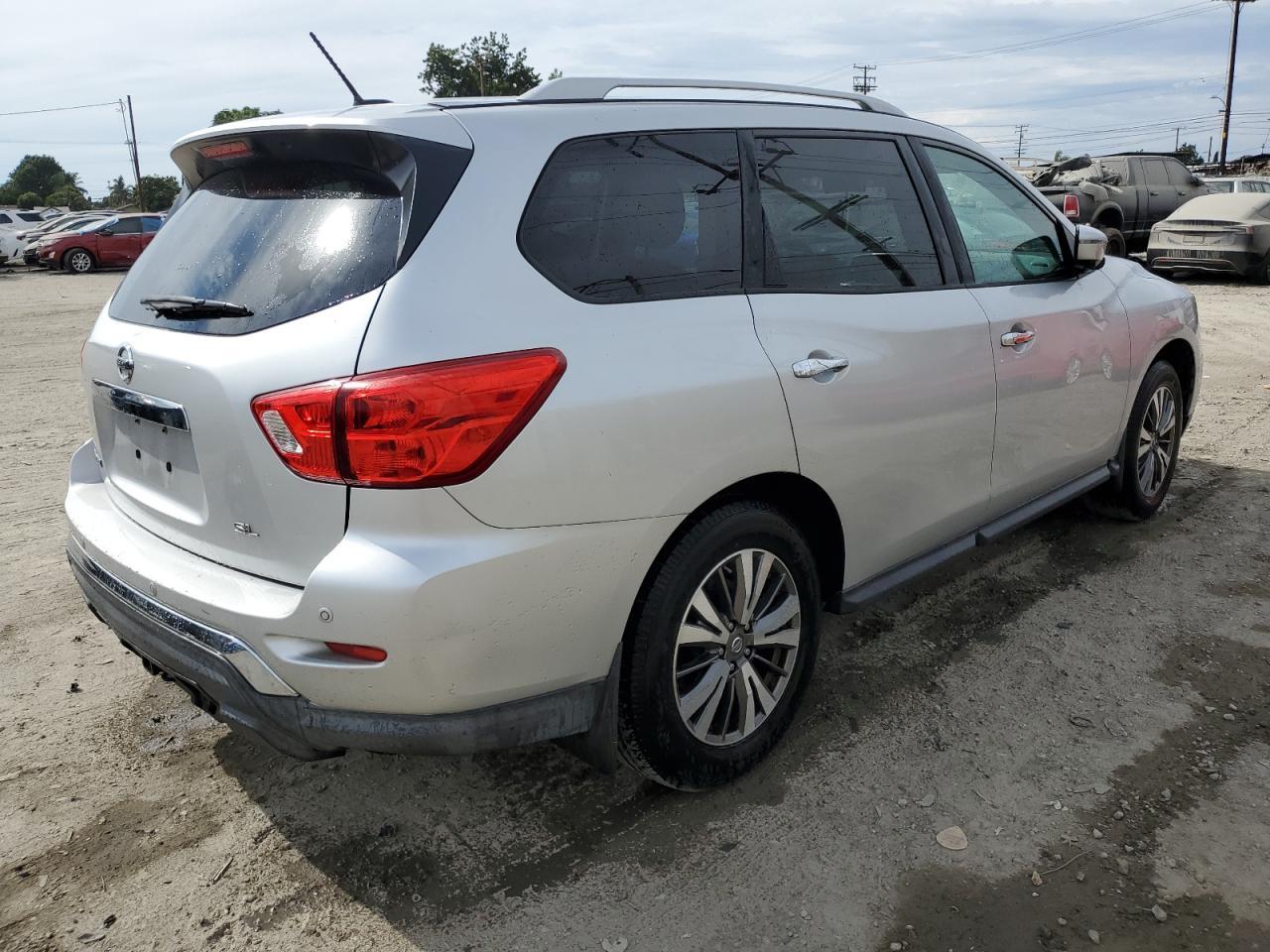 2017 NISSAN PATHFINDER