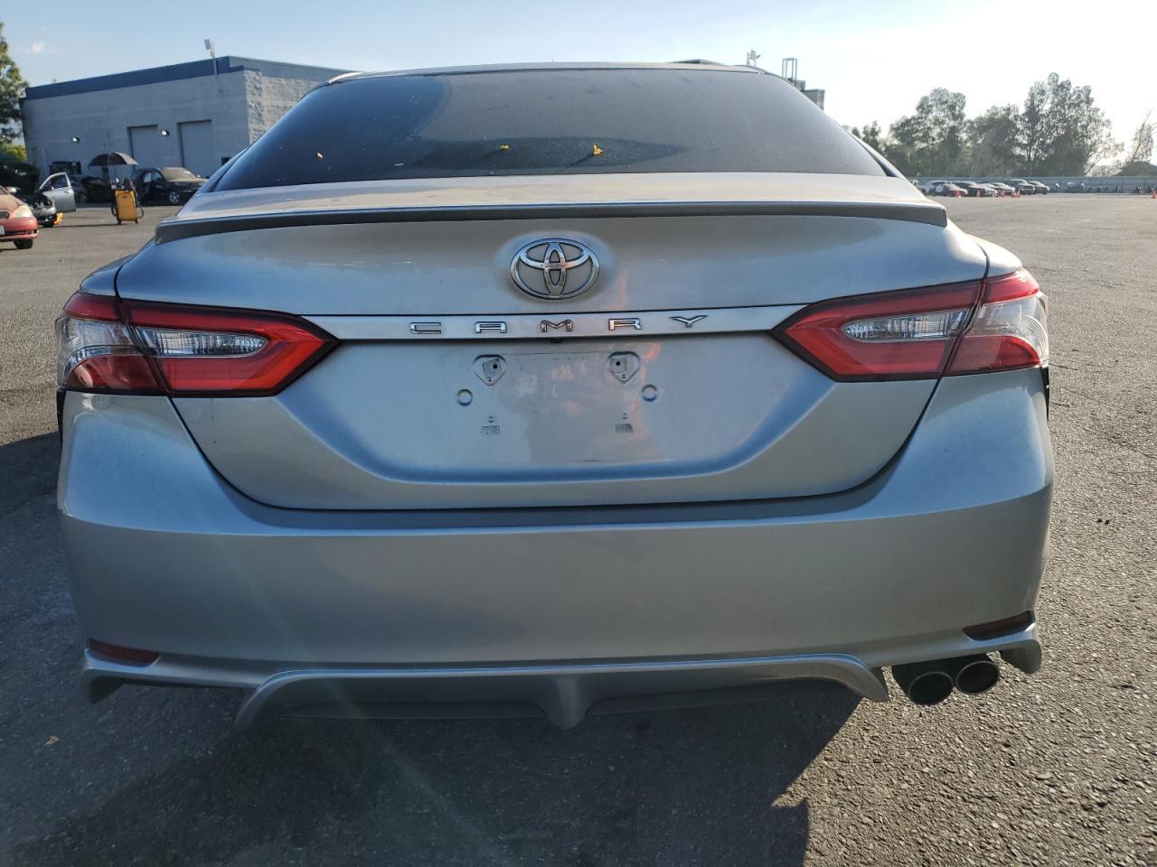 2018 TOYOTA CAMRY