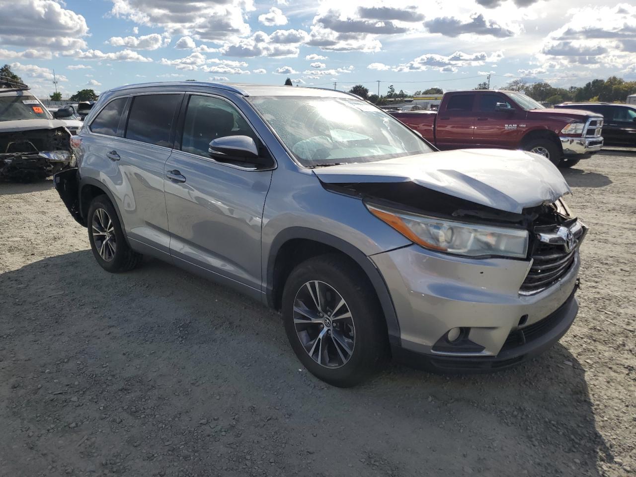 2016 TOYOTA HIGHLANDER
