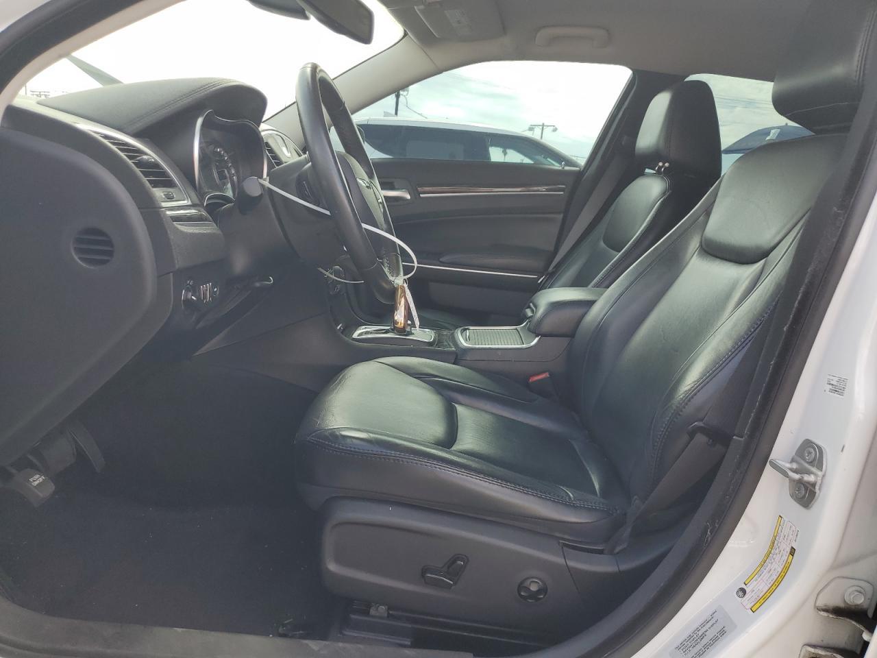2016 CHRYSLER 300