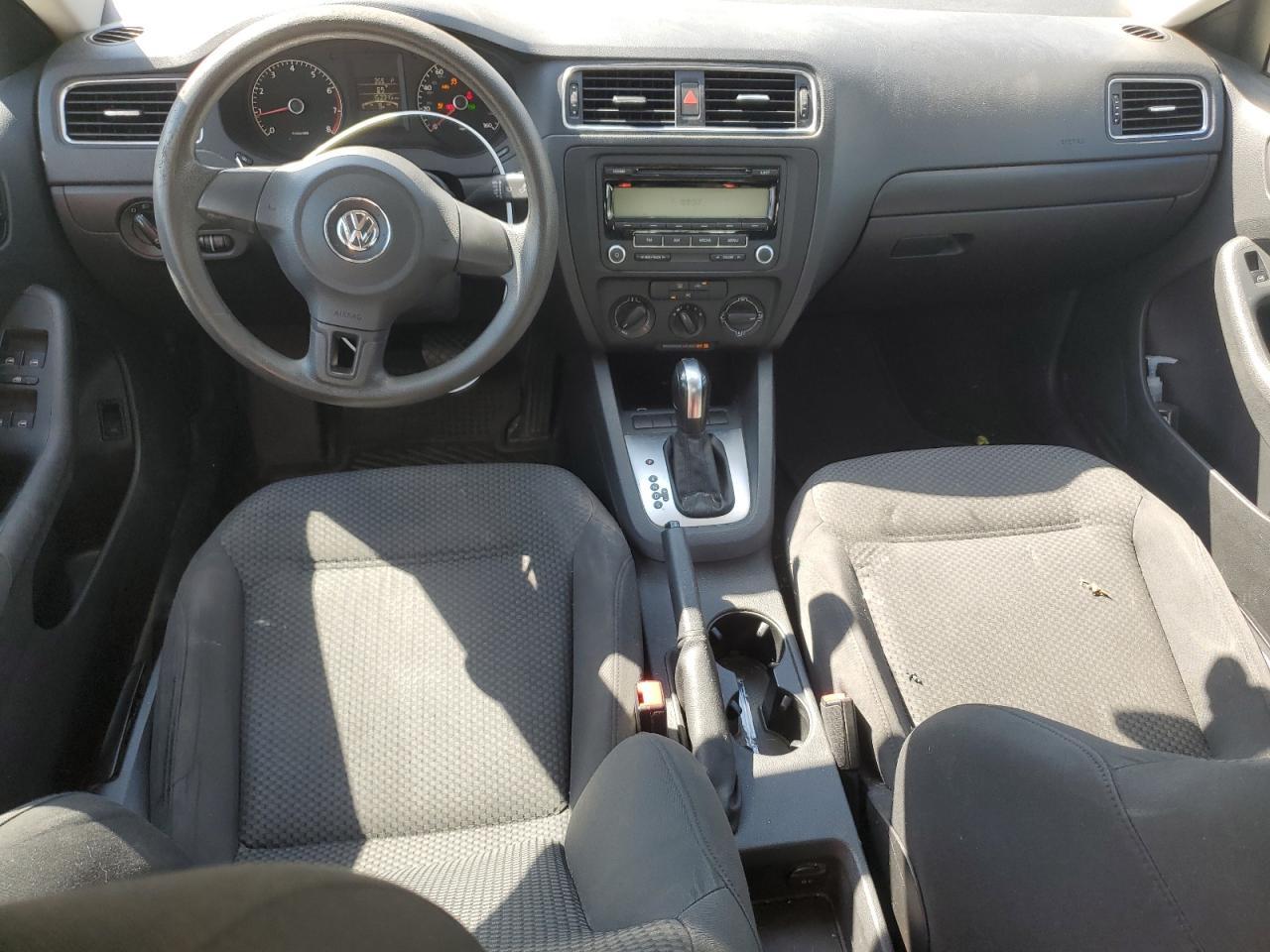 2011 VOLKSWAGEN JETTA