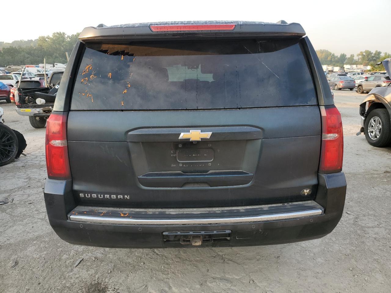 2016 CHEVROLET Suburban