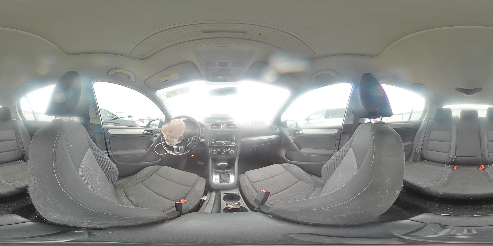 2011 VOLKSWAGEN GOLF