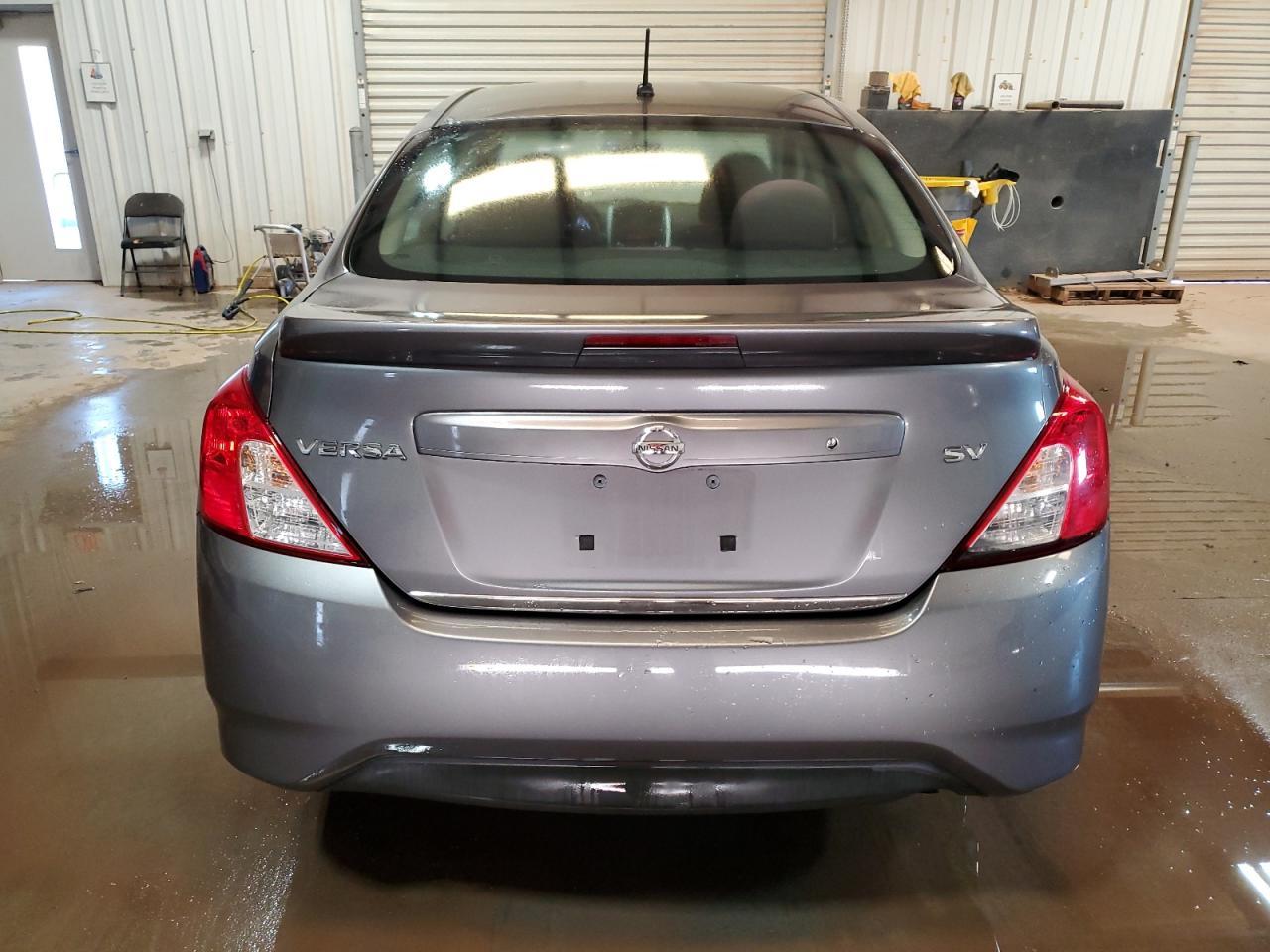 2017 NISSAN VERSA