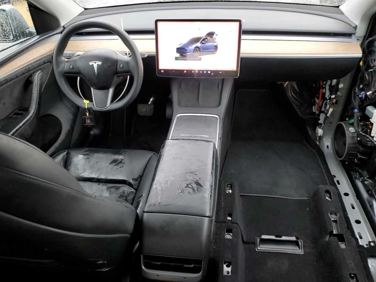 2024 TESLA MODEL Y