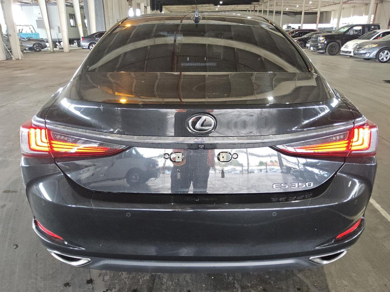 2023 LEXUS Es