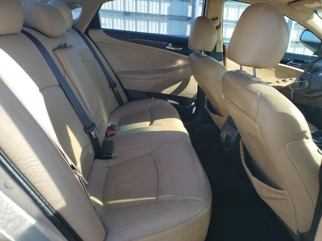 2011 HYUNDAI SONATA
