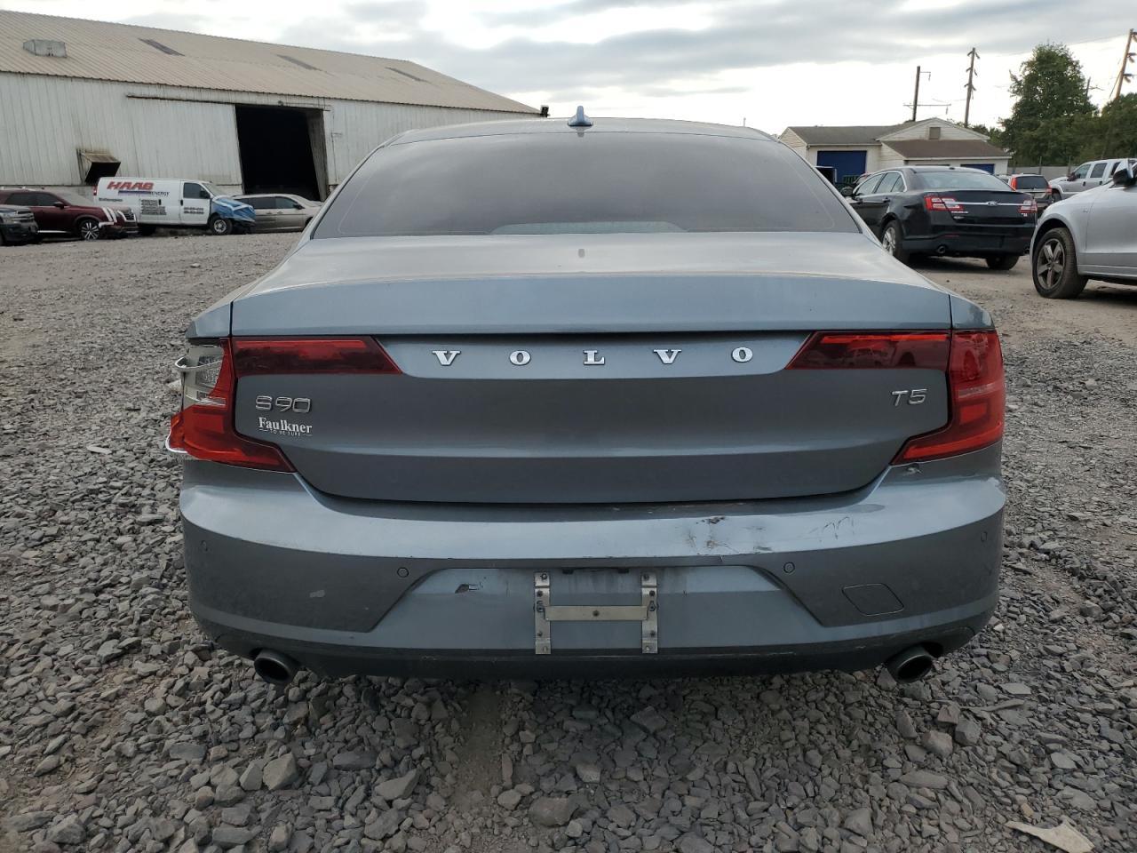 2019 VOLVO S90