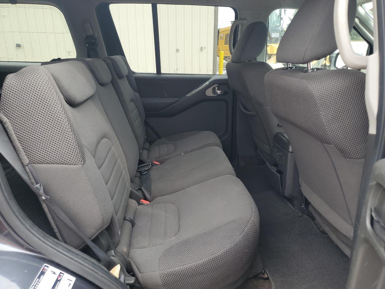 2011 NISSAN PATHFINDER