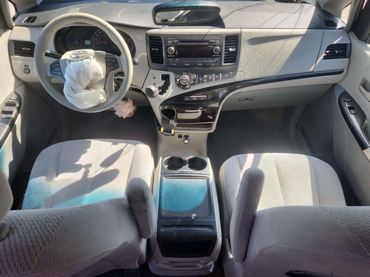 2013 TOYOTA SIENNA