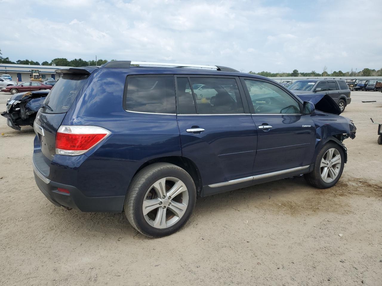2011 TOYOTA HIGHLANDER