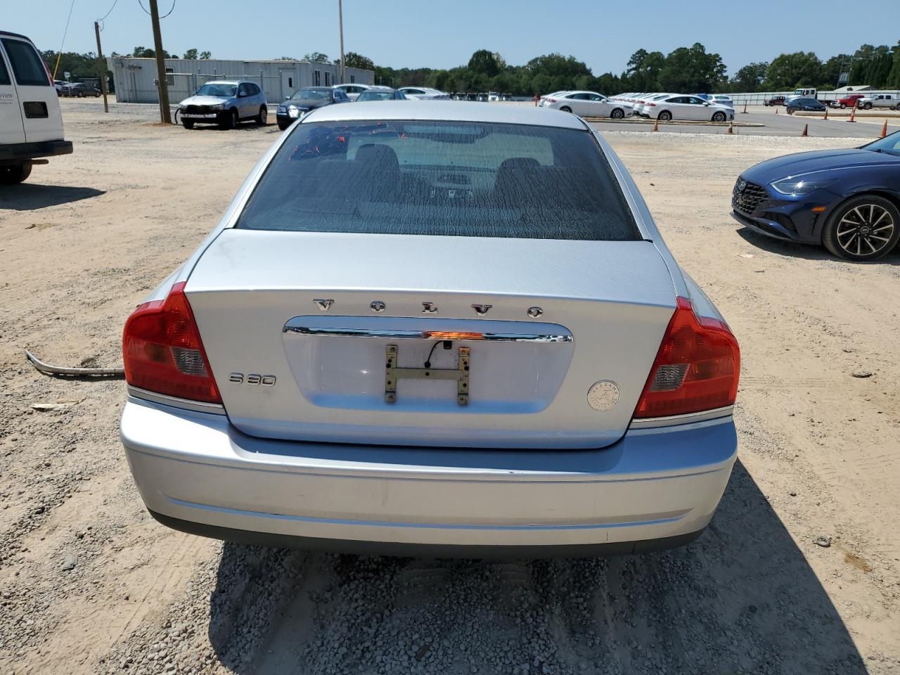 2005 VOLVO S80