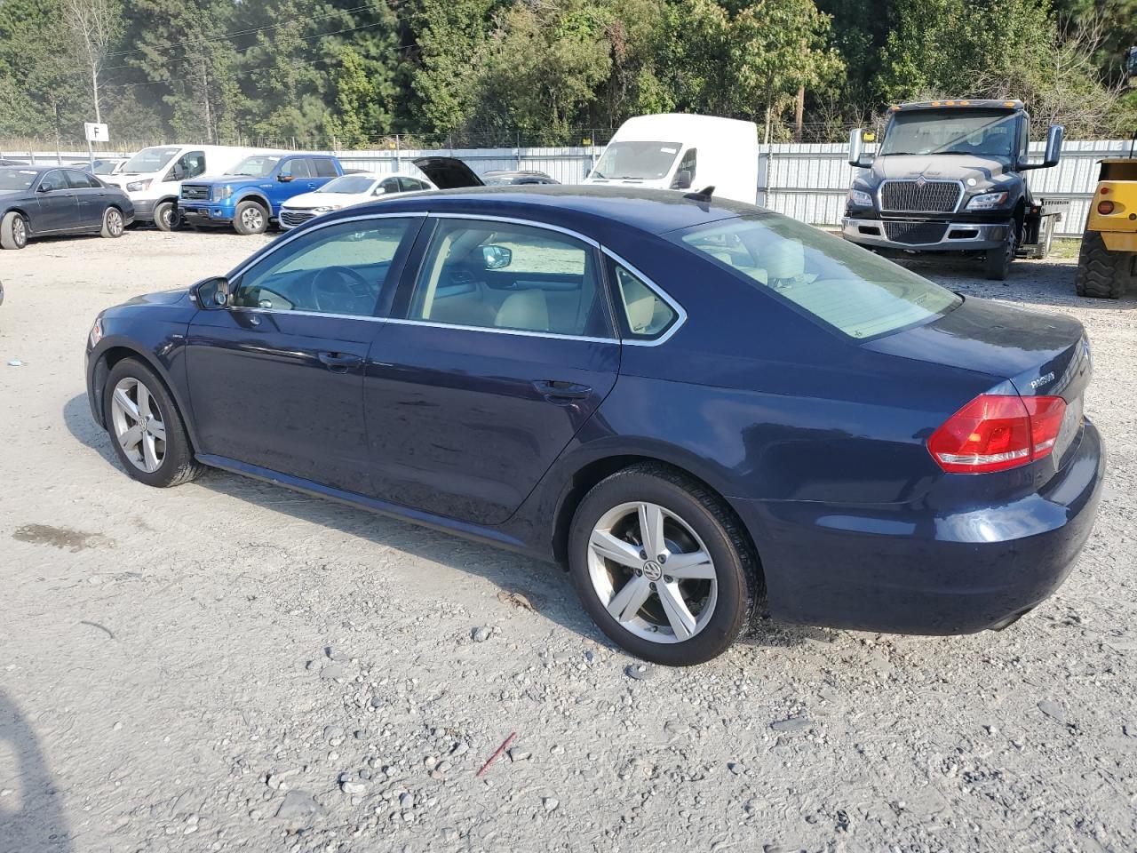 2015 VOLKSWAGEN Passat