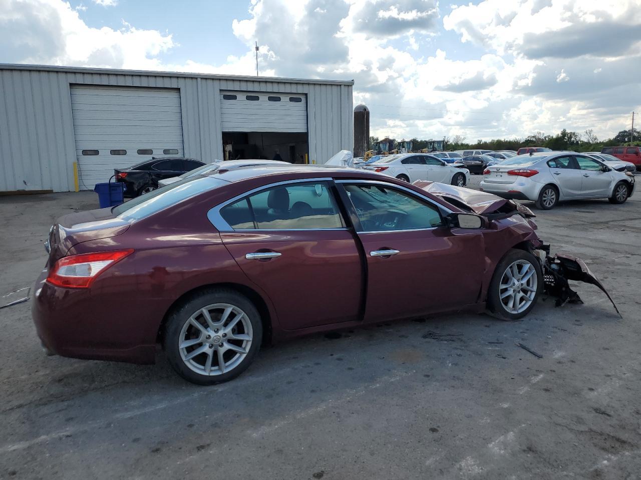 2010 NISSAN Maxima