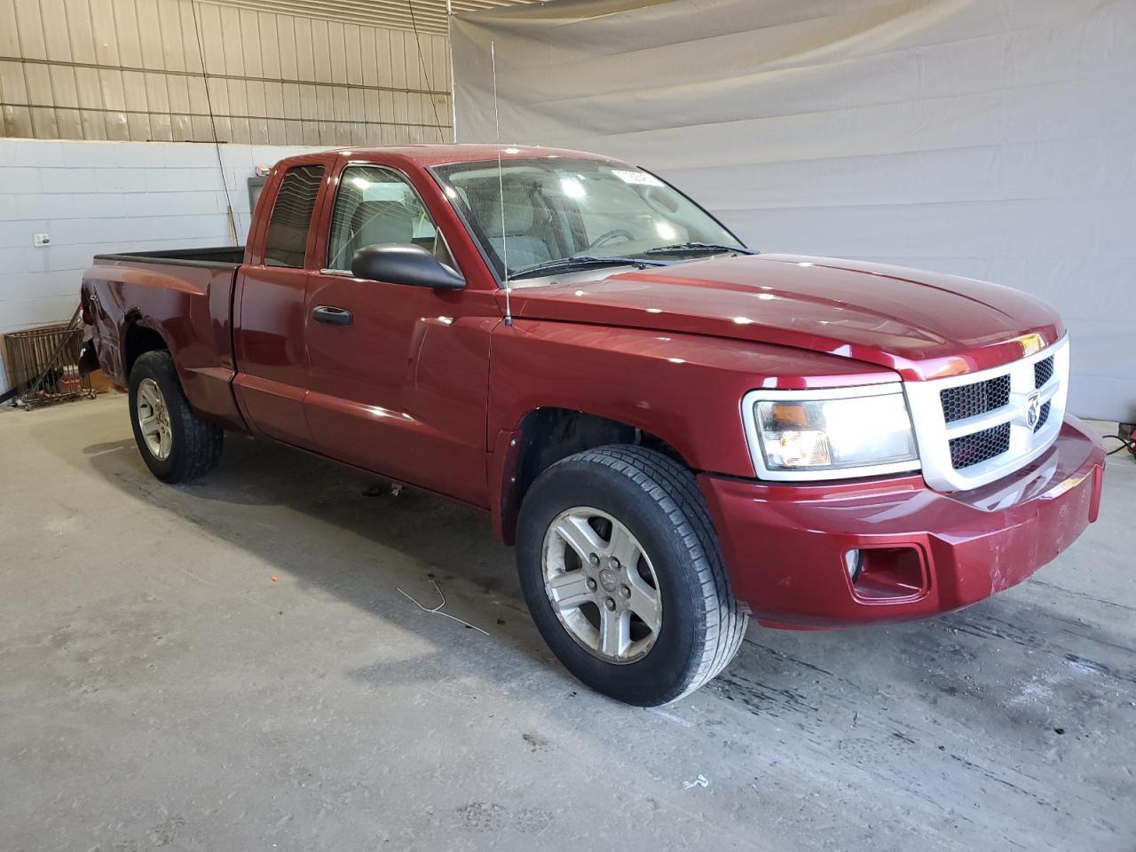 2011 DODGE Dakota