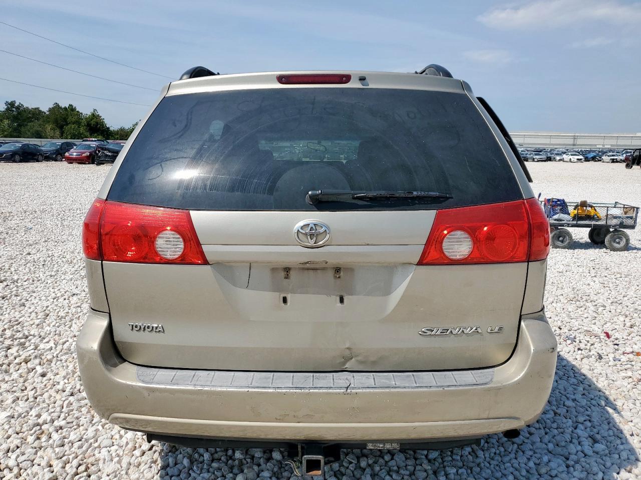 2009 TOYOTA SIENNA
