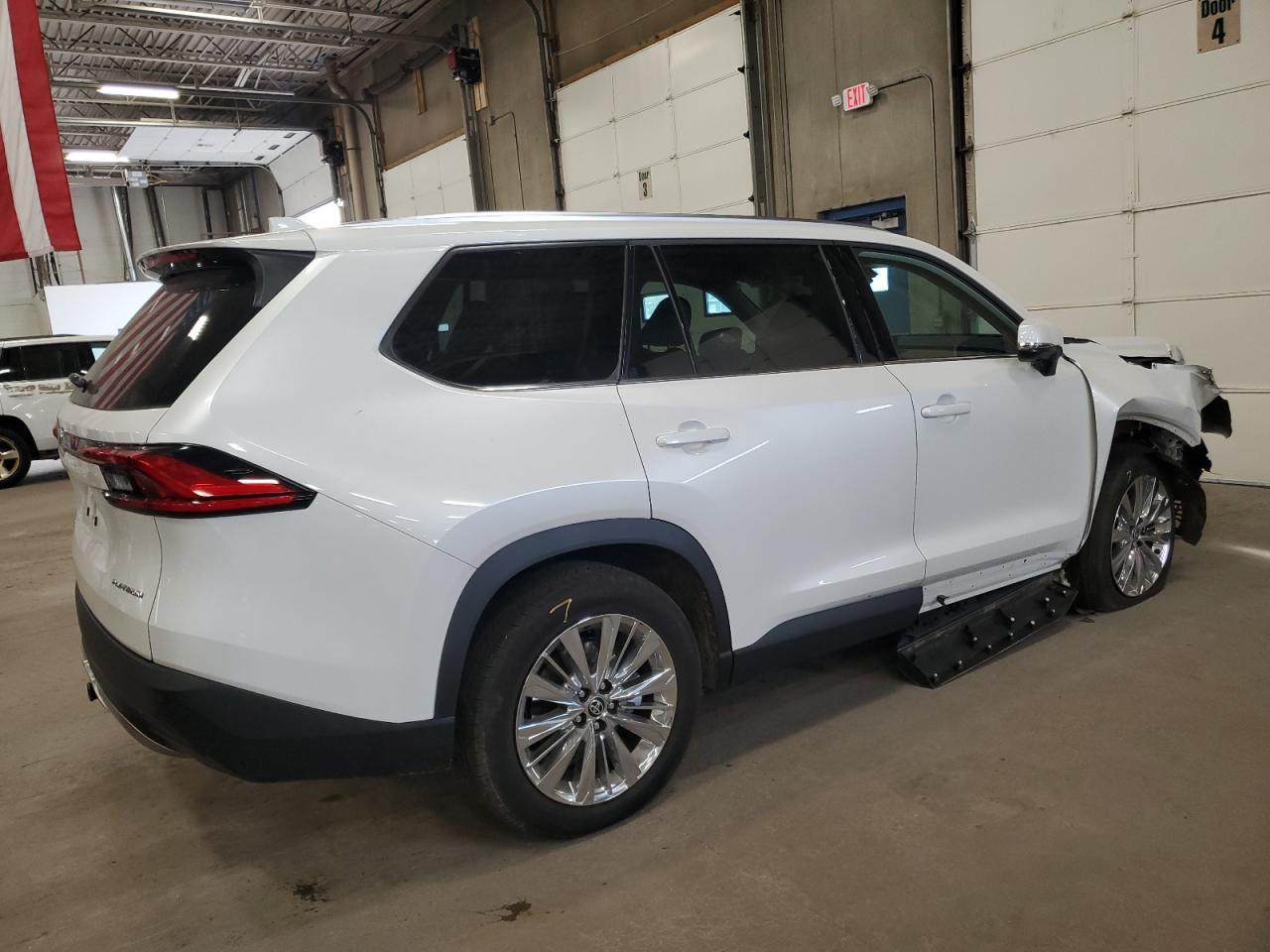 2024 TOYOTA HIGHLANDER
