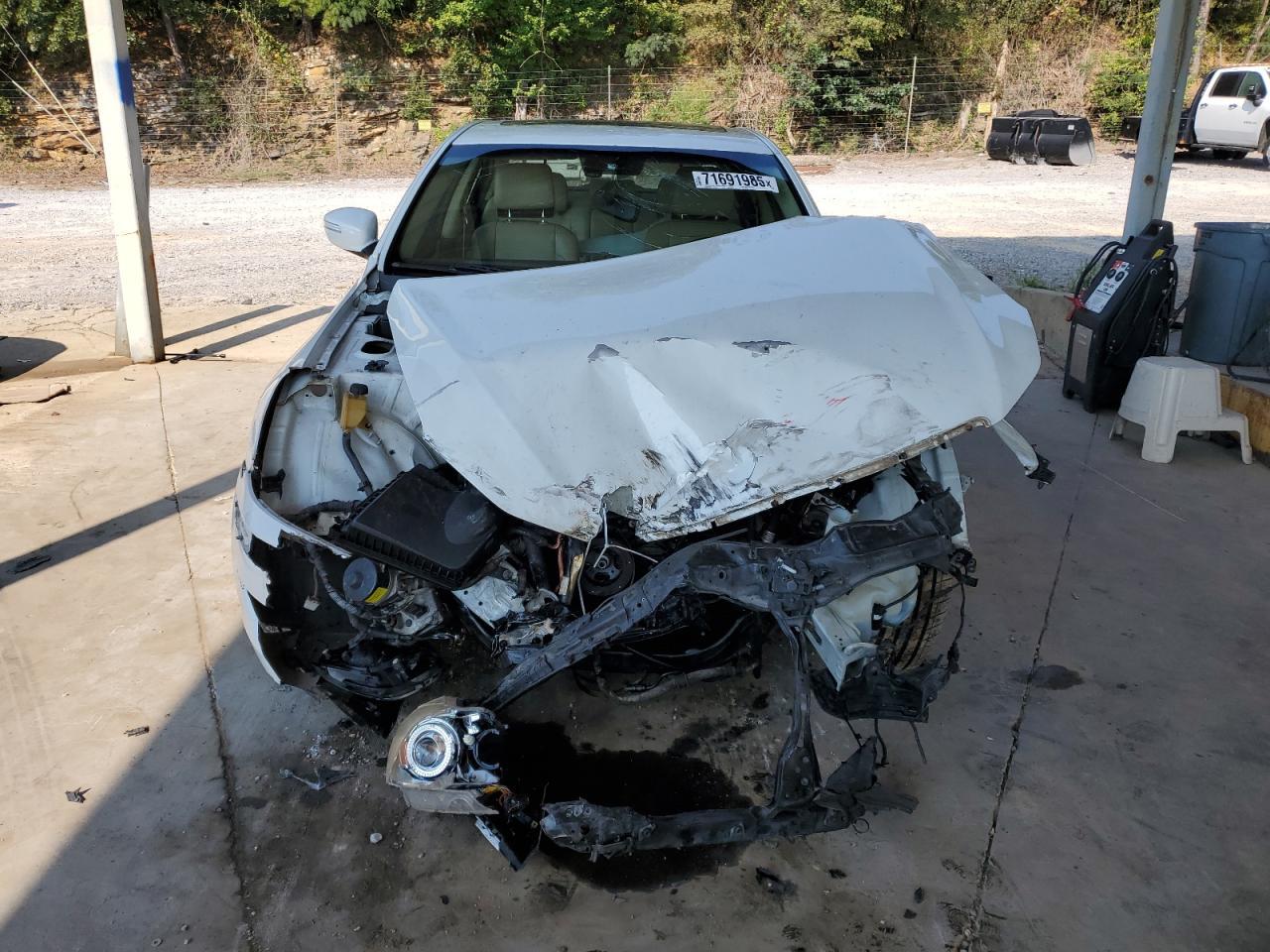 2009 HYUNDAI GENESIS