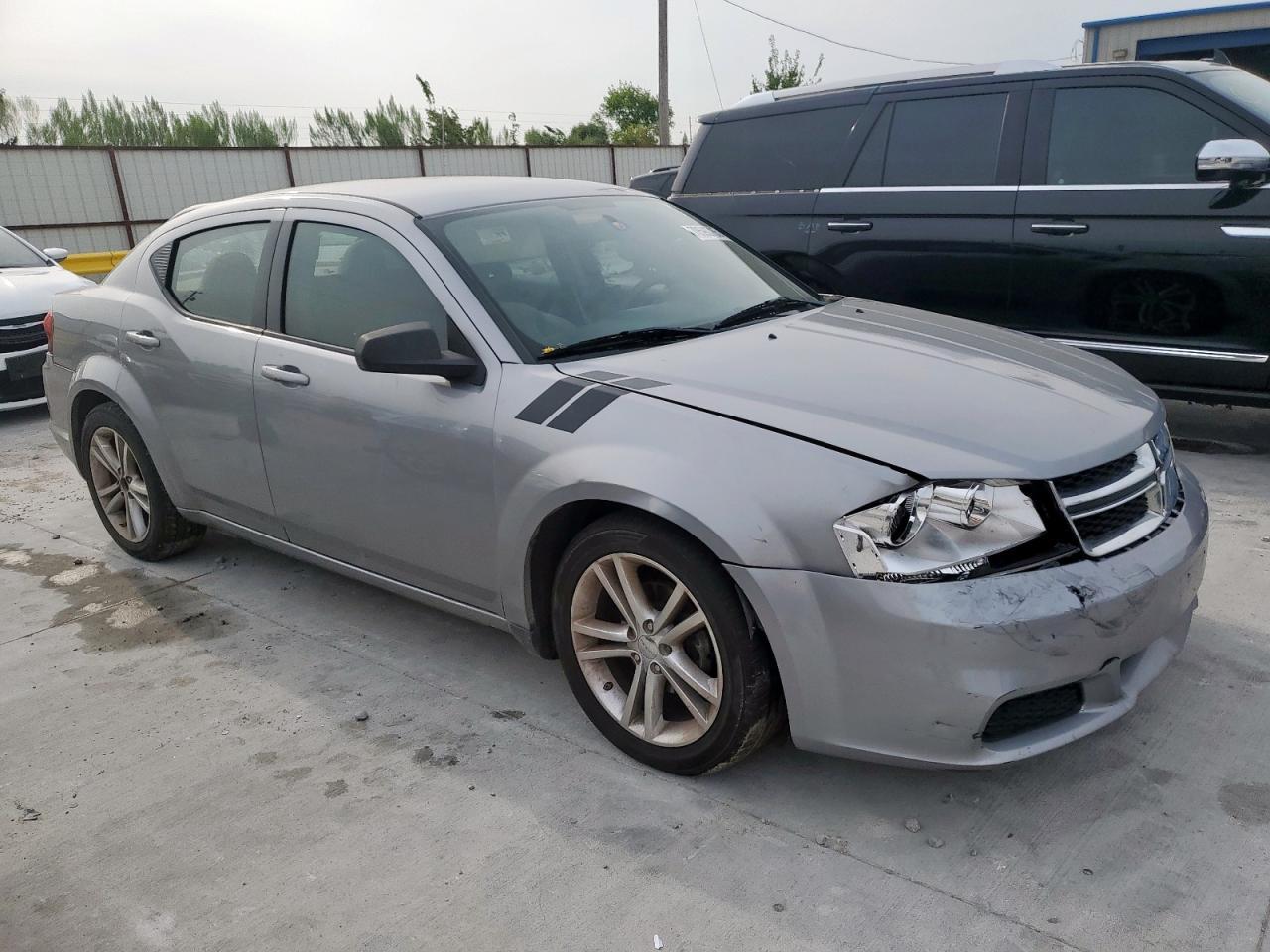 2013 DODGE Avenger