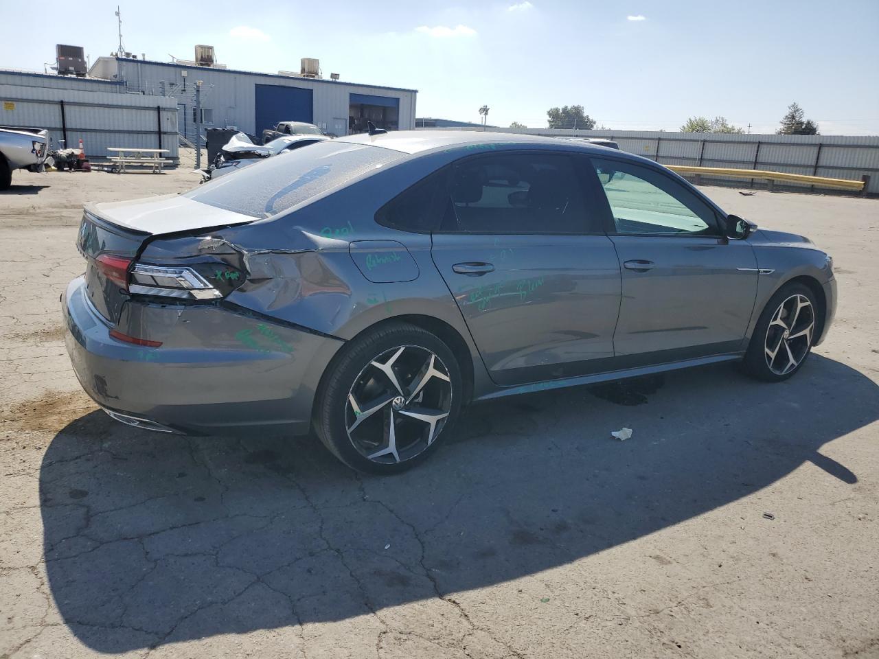 2021 VOLKSWAGEN Passat