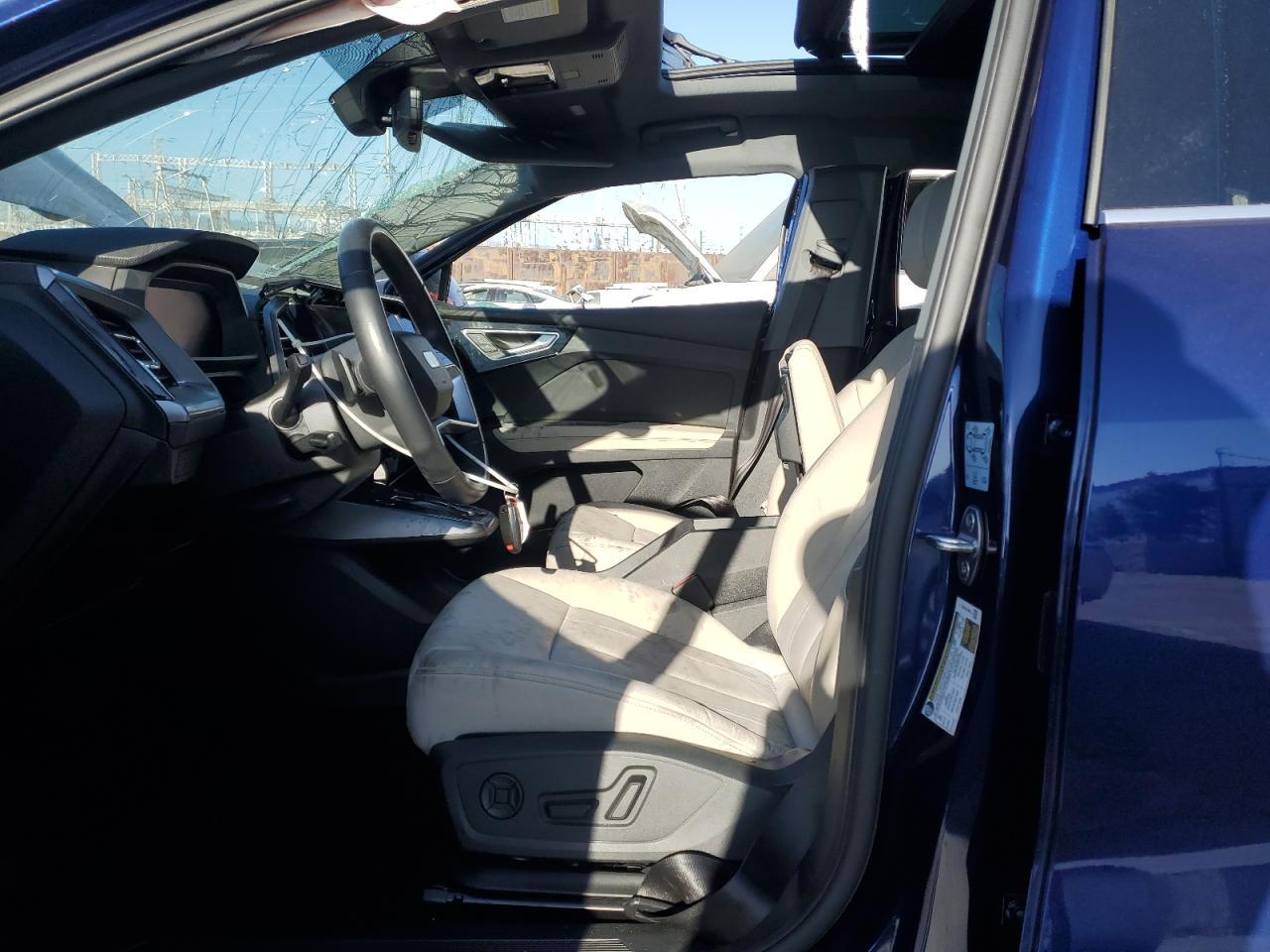 2024 AUDI Q4 e-tron