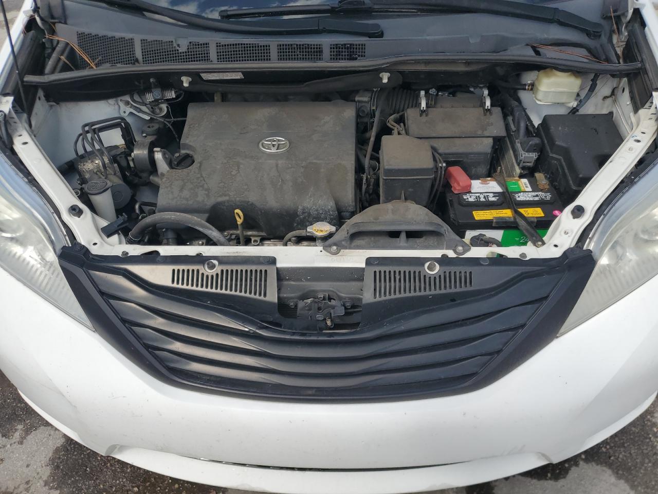 2016 TOYOTA SIENNA
