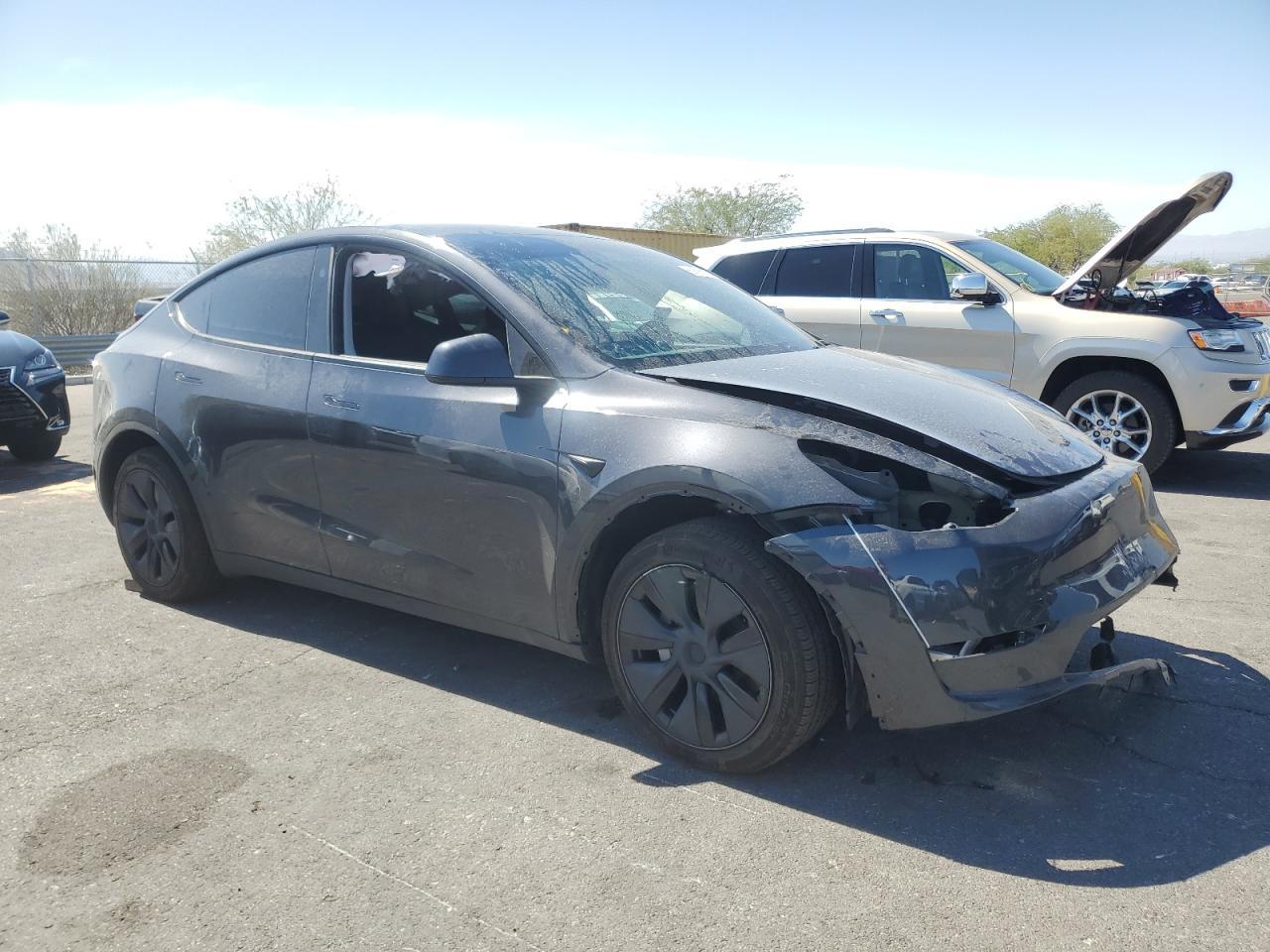 2025 TESLA MODEL Y