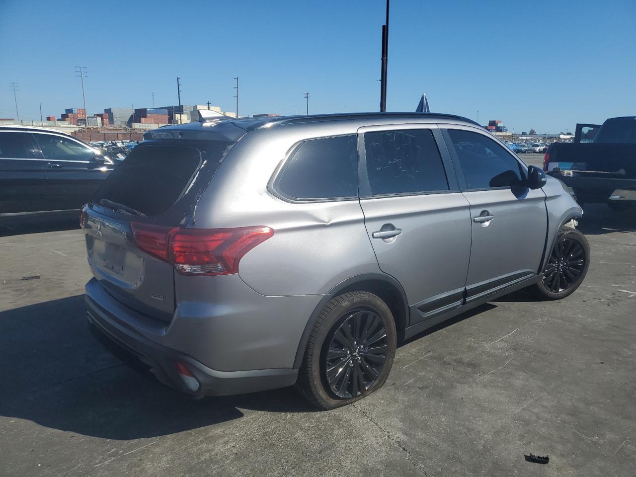 2020 MITSUBISHI outlander