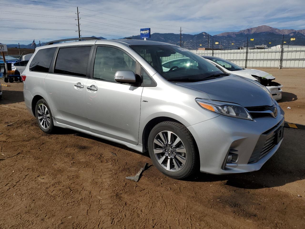 2019 TOYOTA SIENNA