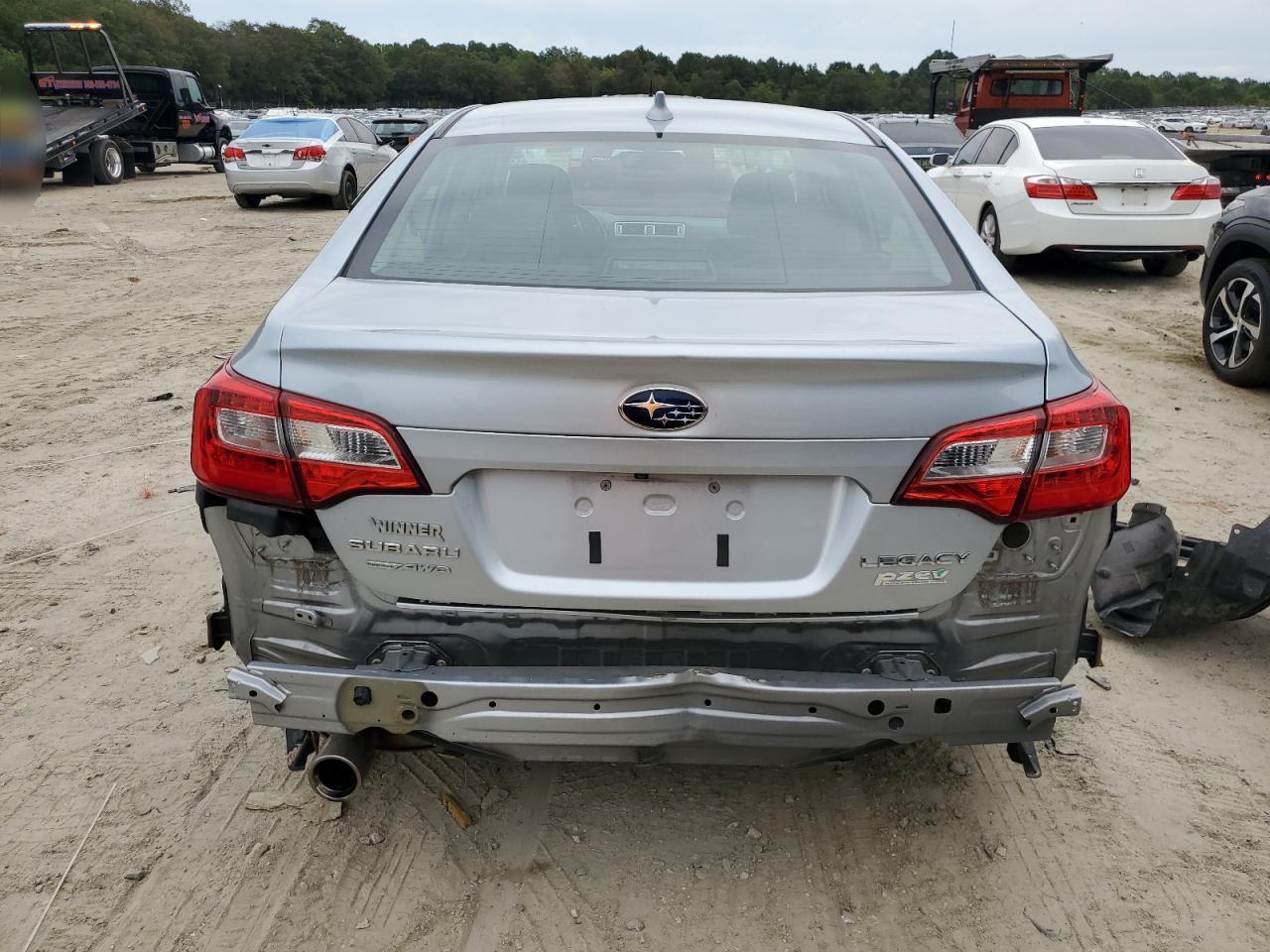 2017 SUBARU Legacy