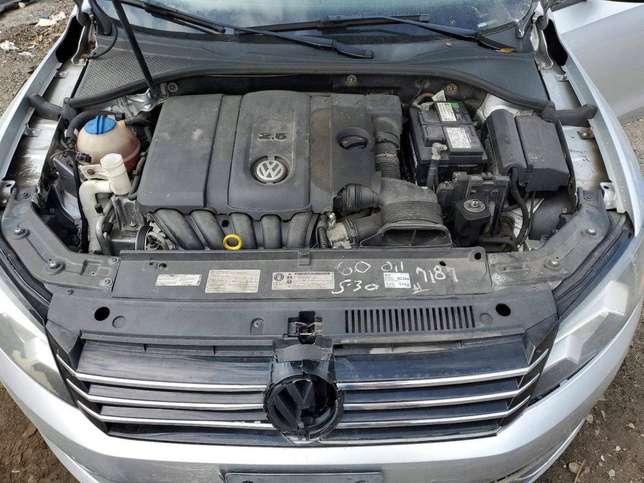 2014 VOLKSWAGEN Passat