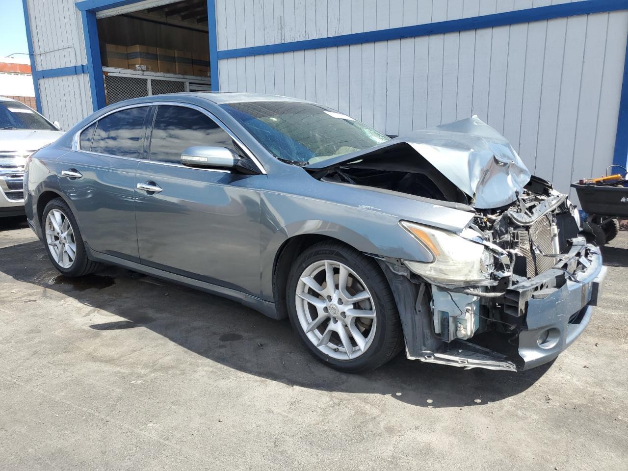 2009 NISSAN Maxima