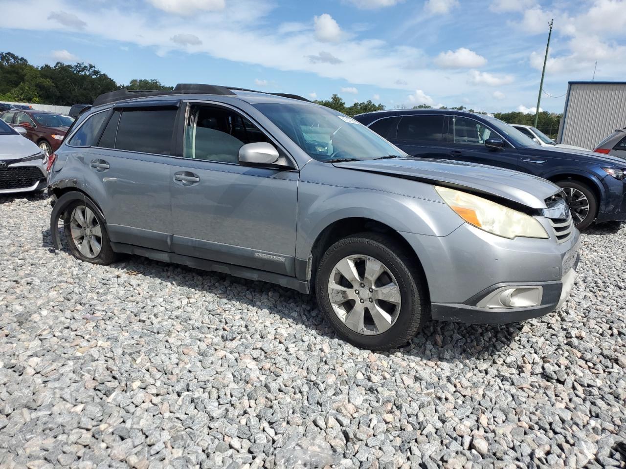 2010 SUBARU Outback