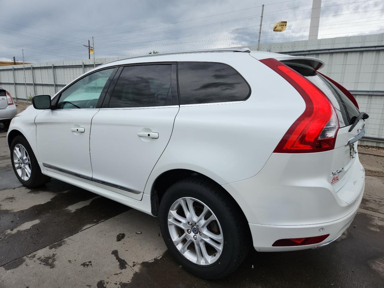 2015 VOLVO XC60
